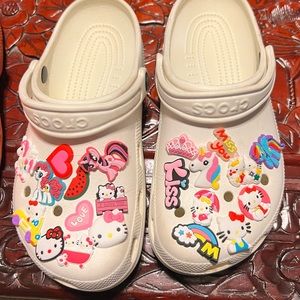 Barley Used Croc’s White w/ widgets